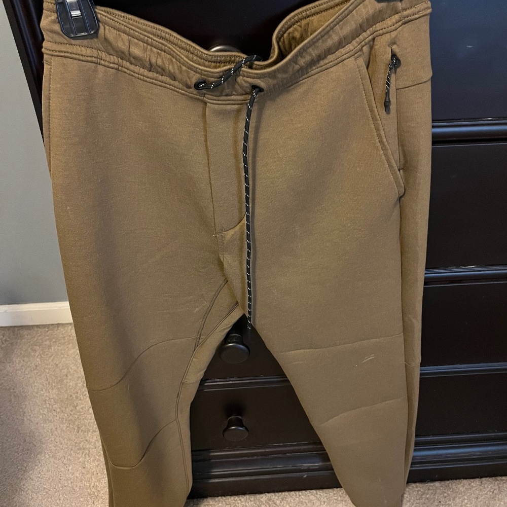 American Eagle active joggers